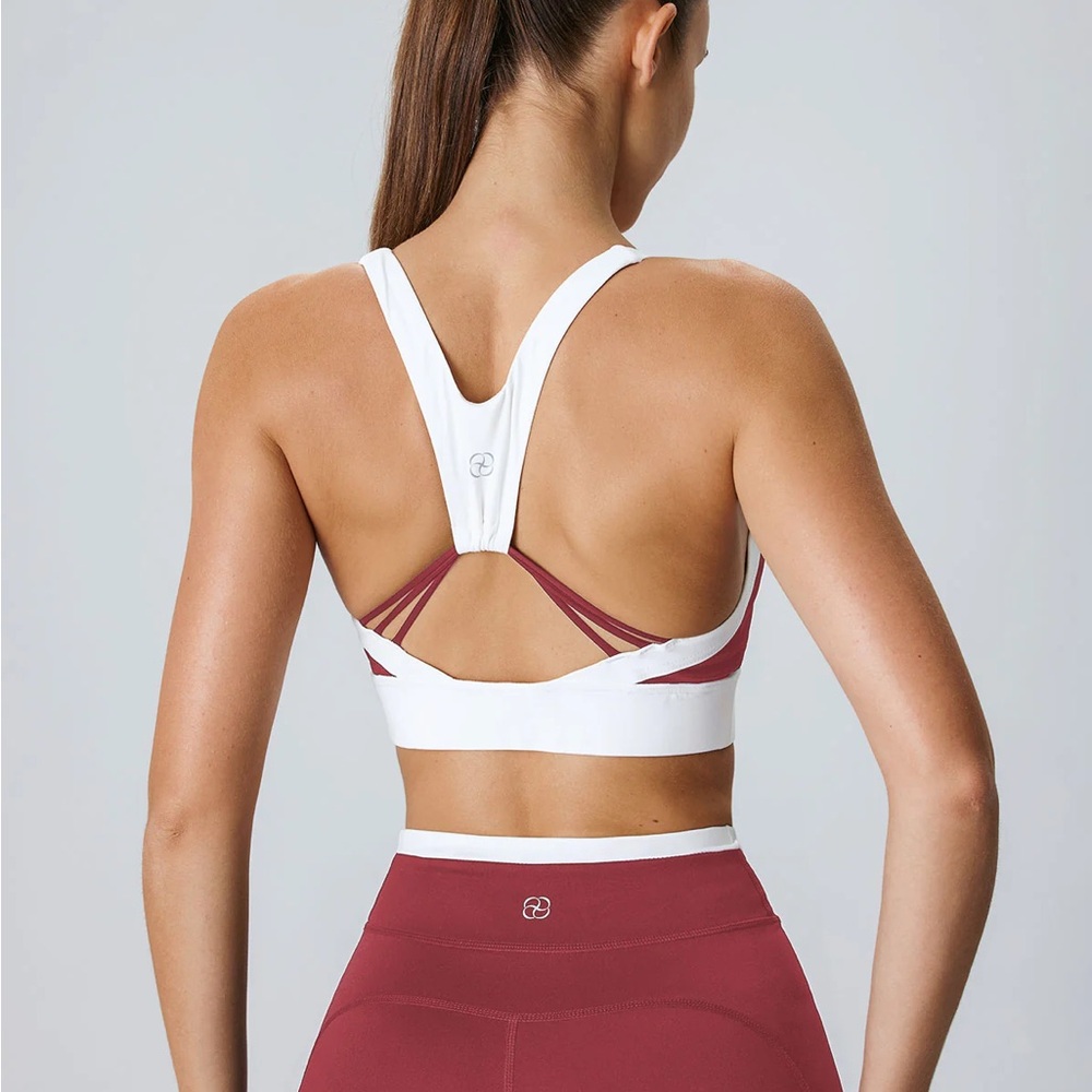 Berlook Activewear Dark Red Contrast U Neck Sports Bra - Picture 2 of 6